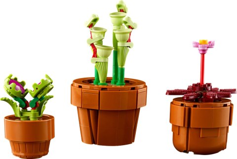 Zestaw LEGO ICONS 10329 Małe roślinki – dziewięć modeli roślin w terakotowych doniczkach, dekoracja dla dorosłych Zestaw LEGO ICONS 10329 Małe roślinki – dziewięć modeli roślin w terakotowych doniczkach, dekoracja dla dorosłych