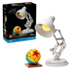 Model LEGO Disney Pixar Luxo Jr. (21357) – ruchoma lampka Pixar z piłką, idealna dekoracja i prezent dla dorosłych.